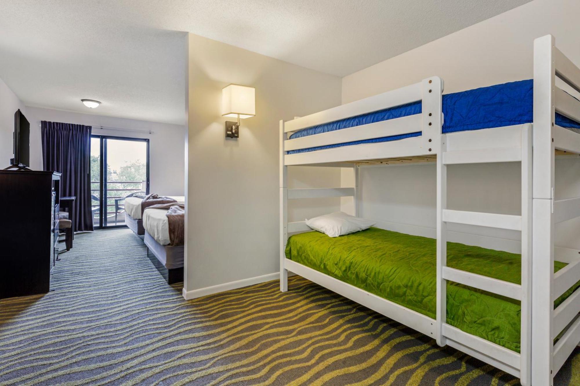 Atlantis Family Waterpark Hotel, Ascend Hotel Collection Lake Delton Extérieur photo