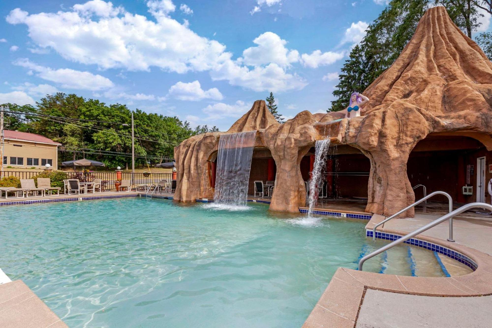 Atlantis Family Waterpark Hotel, Ascend Hotel Collection Lake Delton Extérieur photo
