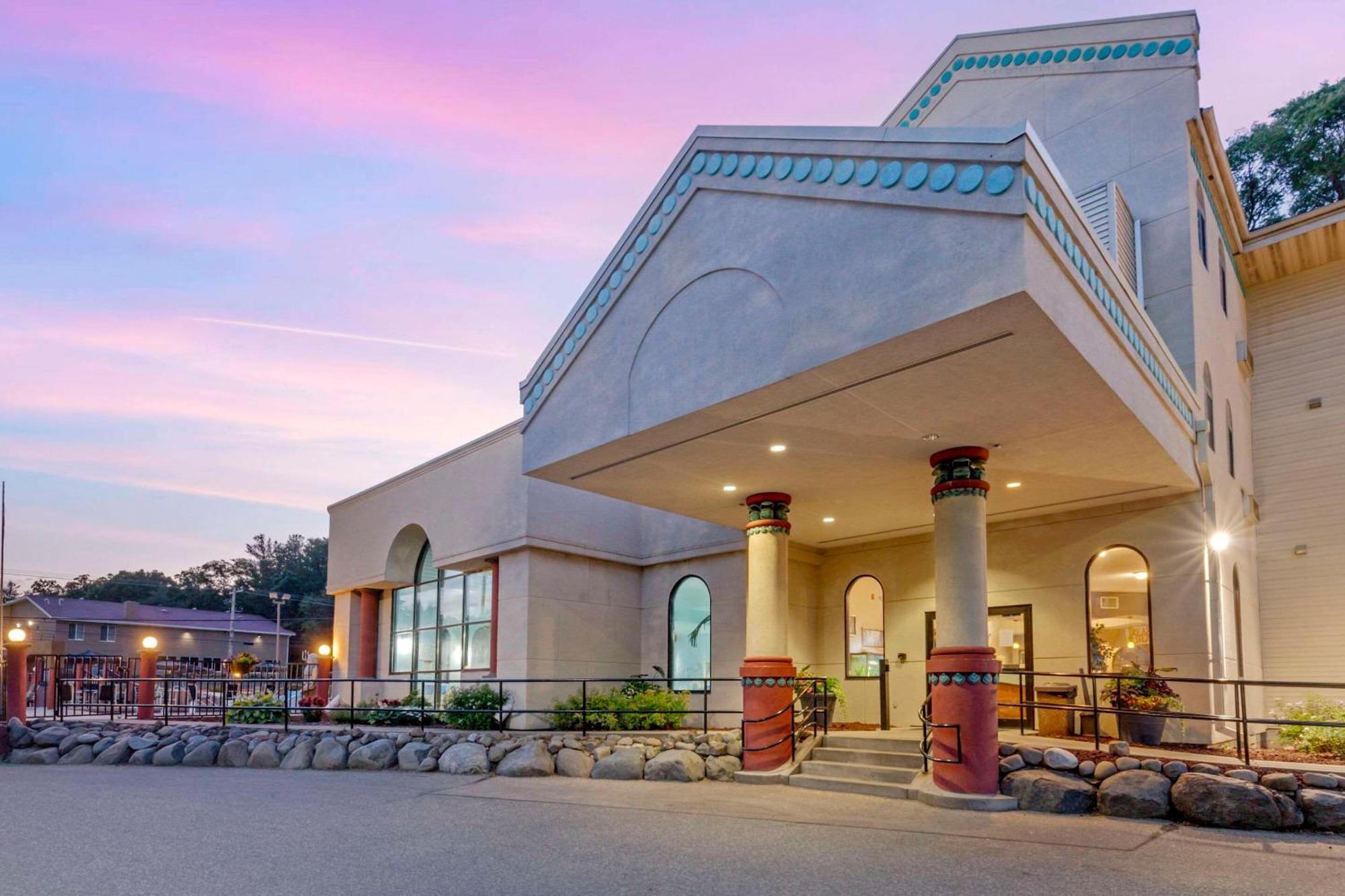 Atlantis Family Waterpark Hotel, Ascend Hotel Collection Lake Delton Extérieur photo