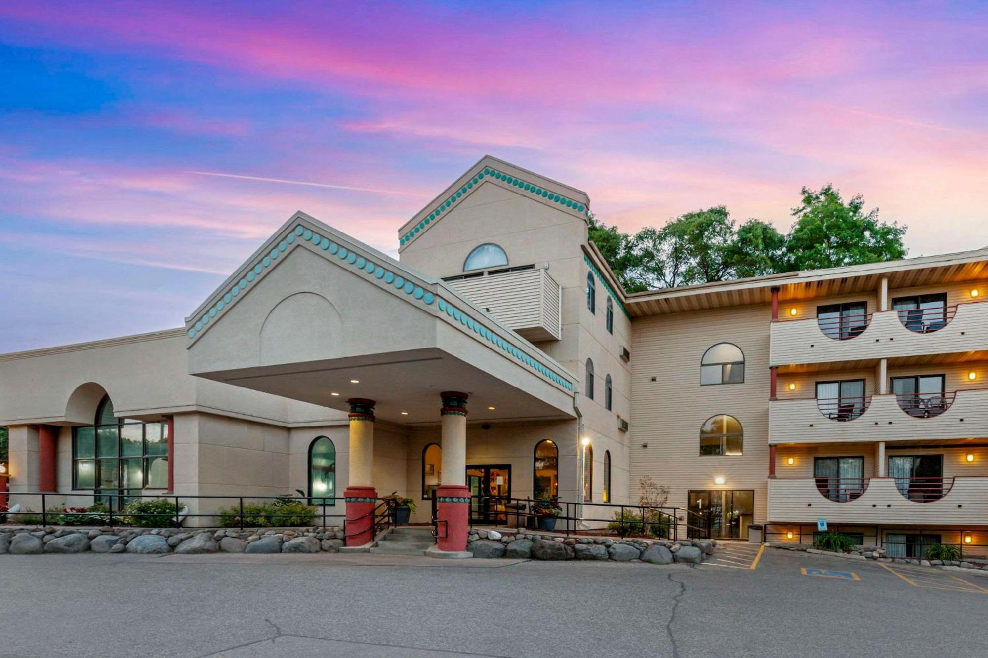 Atlantis Family Waterpark Hotel, Ascend Hotel Collection Lake Delton Extérieur photo